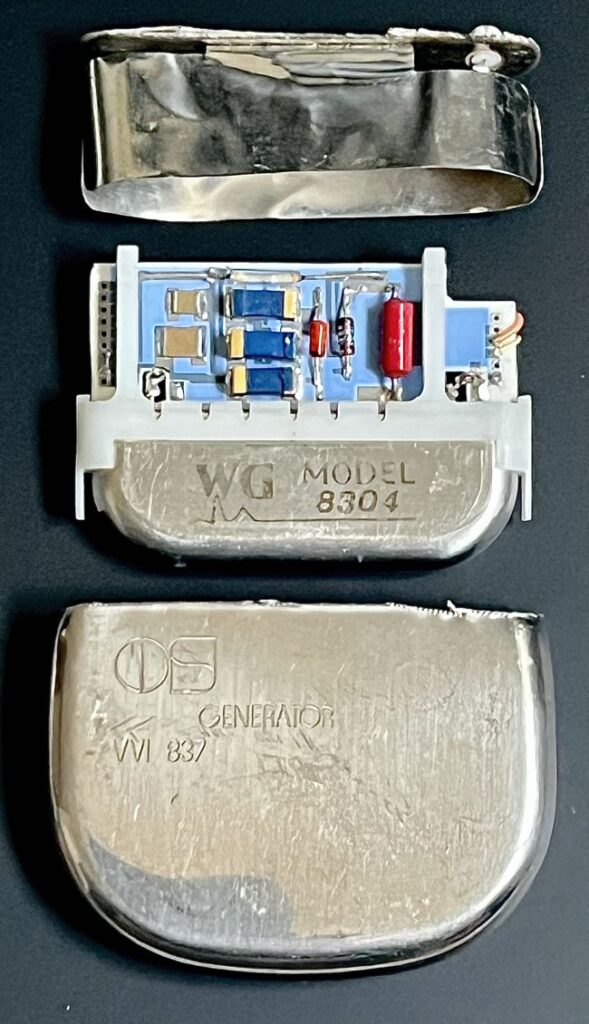 Omikron Scientific model 837 incorporating ceramic hybrid circuit and ASIC made by Tadiran. Device was kindly gifted to me by Koby Kamin. ©2025 David Prutchi.